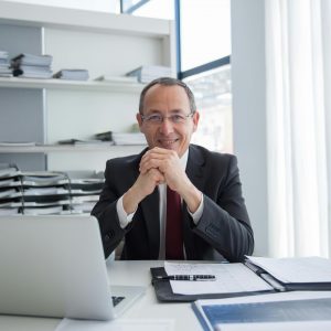 when to hire a car accident lawyer